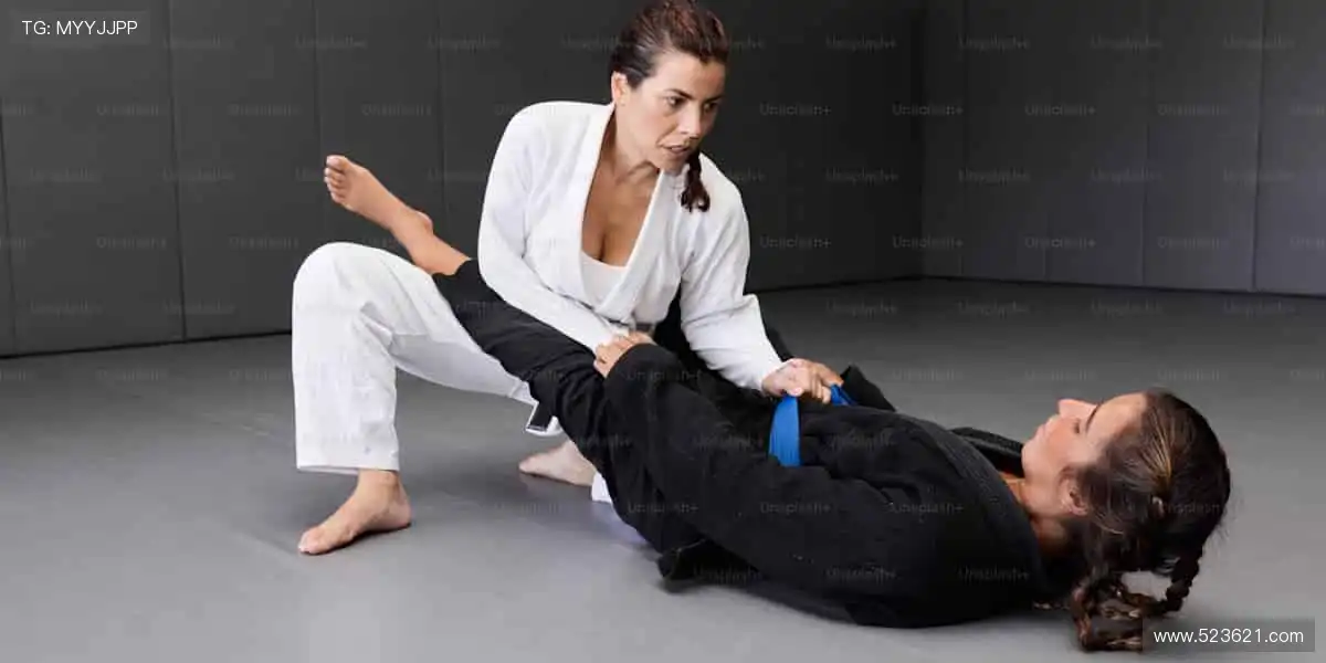 👕 球迷专属，个性定制！从球衣到潮 T，每一件都是你的主场战袍！